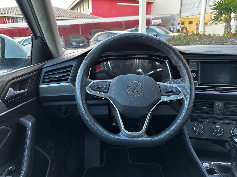 Volkswagen JETTA Interior 15